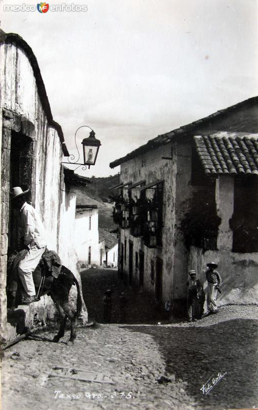 ESCENA CALLEJERA