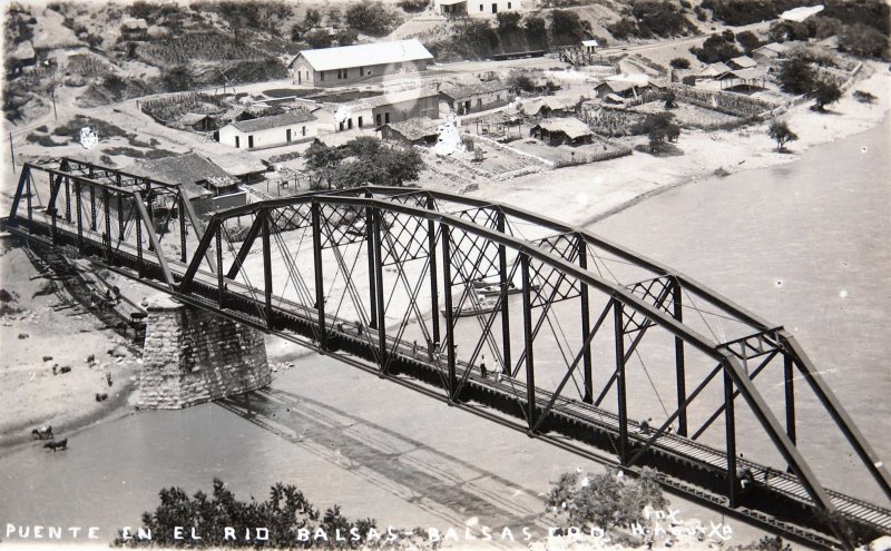 PUENTE SOBRE EL RIO BALSAS