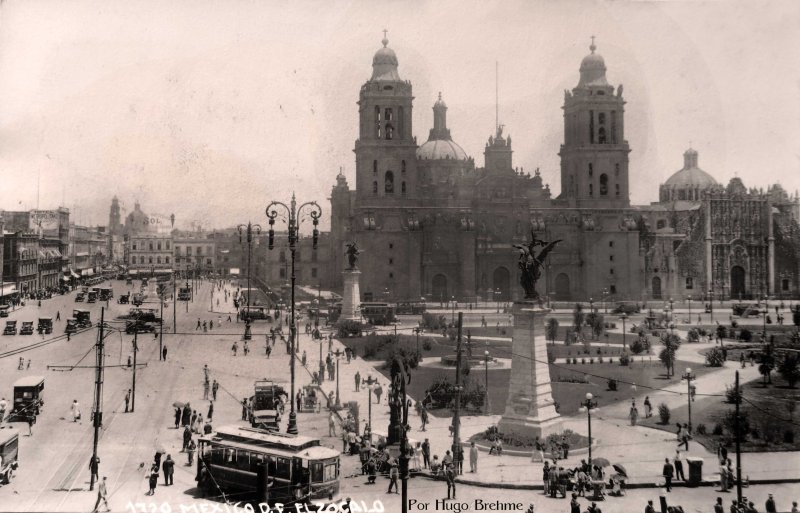 La Catedral poe el fotografo HUGO BREHME