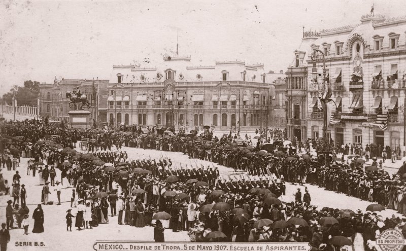 Desfile de Tropa Militar, el 5 de mayo de 1907