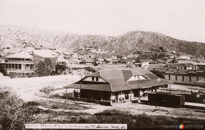 Hotel Salina Cruz y Estación del Ferrocarril