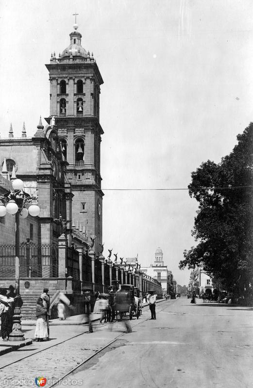 Costado de la Catedral