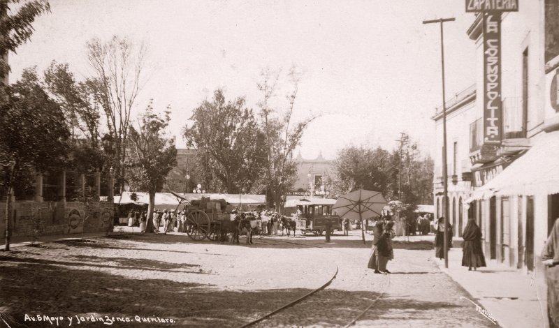 Avenida 5 de Mayo y Jardín Zenea