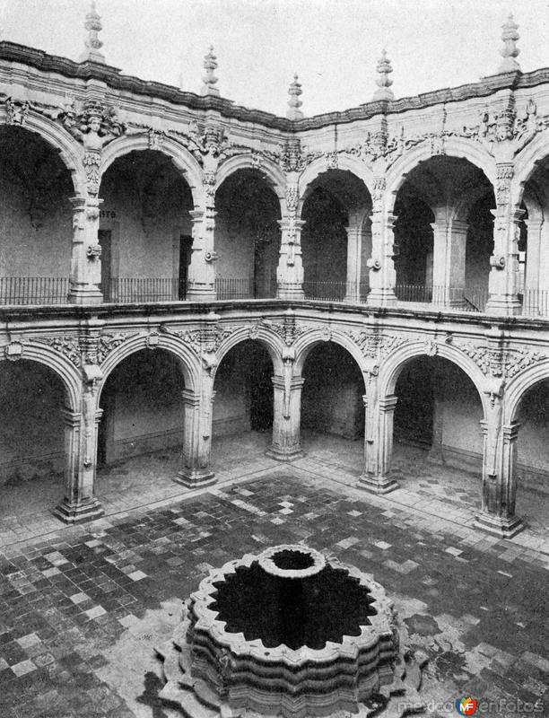 Patio del Palacio Federal