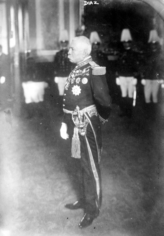 Fotos de , , México: Porfirio Díaz en traje militar (Bain News Service, c. 1910)