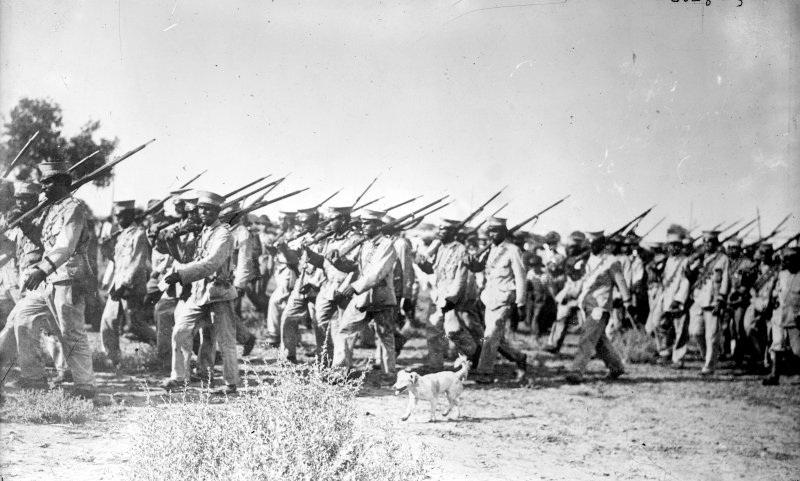Tropas Federales En Torreón Ii Bain News Service C 1914 Revolución Mexicana Historia De 4183