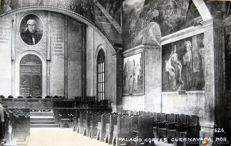 INTERIOR DEL PALACIO DE CORTES