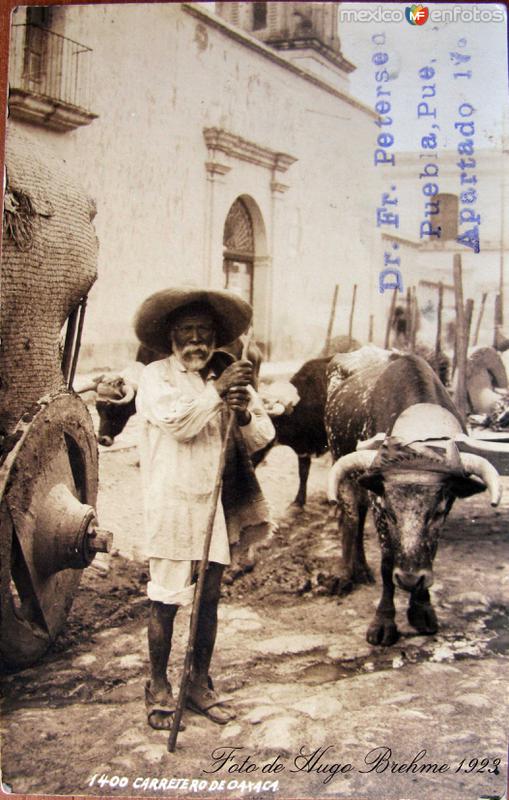 TIPOS MEXICANOS CARRETERO por el fotografo HUGO BREHME