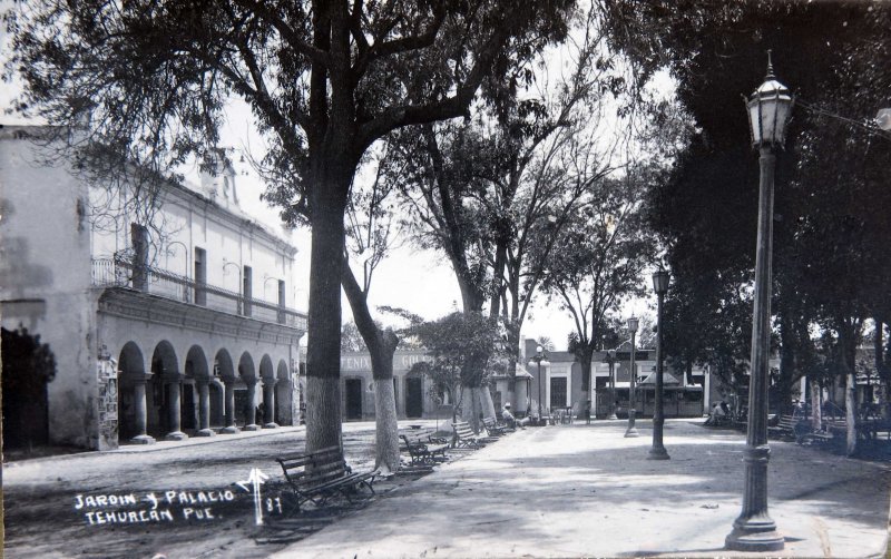 PALACIO MUNICIPAL Y JARDIN