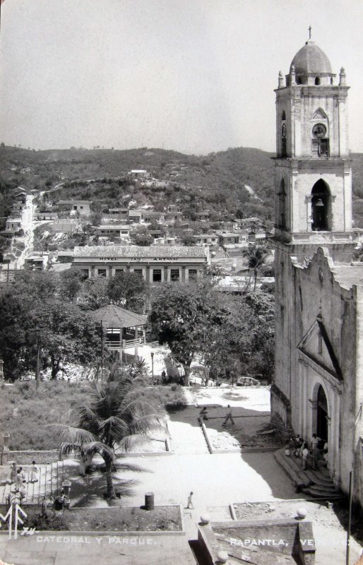 PARQUE E IGLESIA