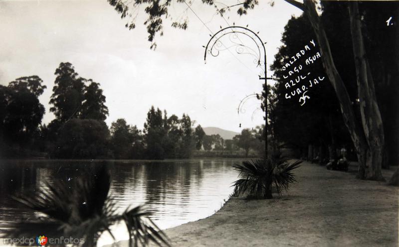 CALZADA Y LAGO AGUA AZUL