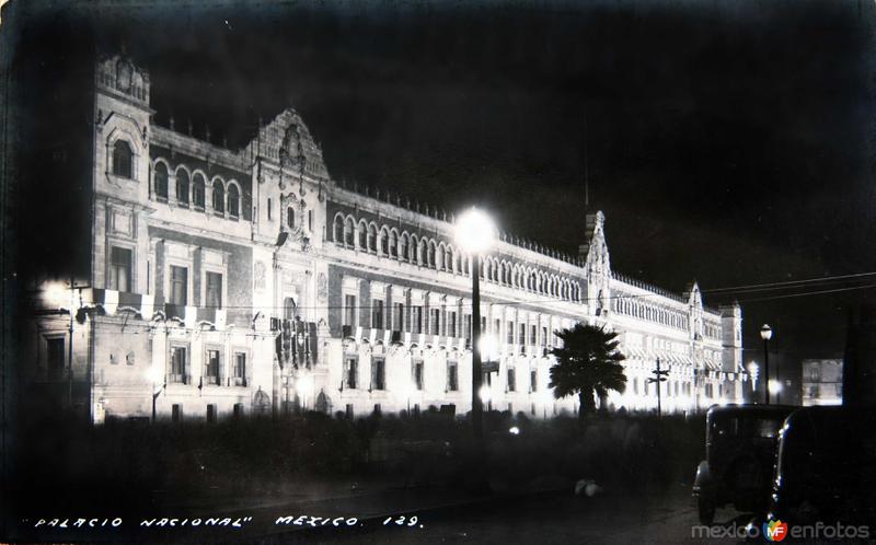 PALACIO NACIONAL DE NOCHE