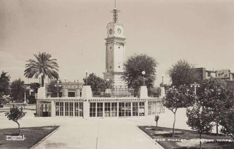 Reloj Municipal y Parque Hidalgo