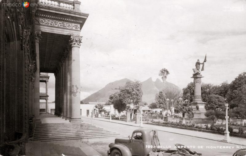 Palacio de Gobierno, Plaza de los Héroes y Cerro de la Silla