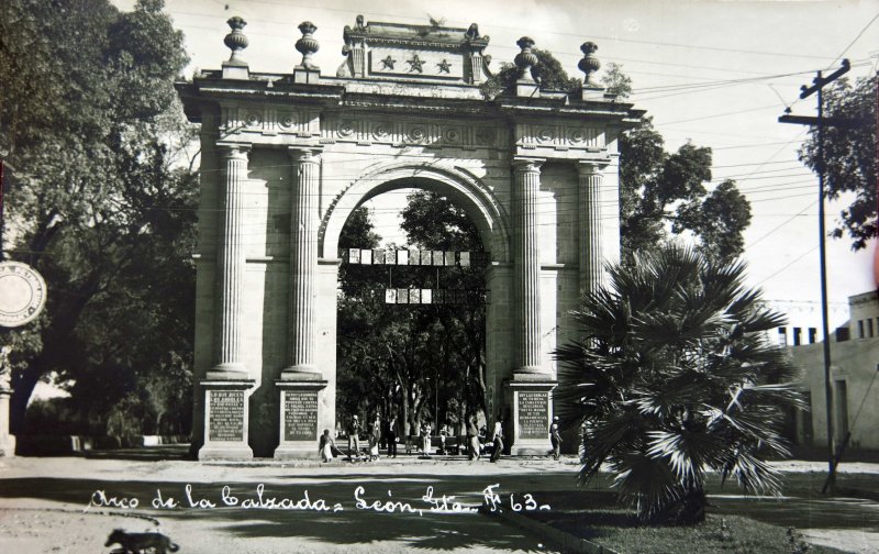 Arco de la Calzada