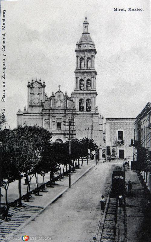 Plaza Zaragoza y Catedral por el fotografo Felix Miret