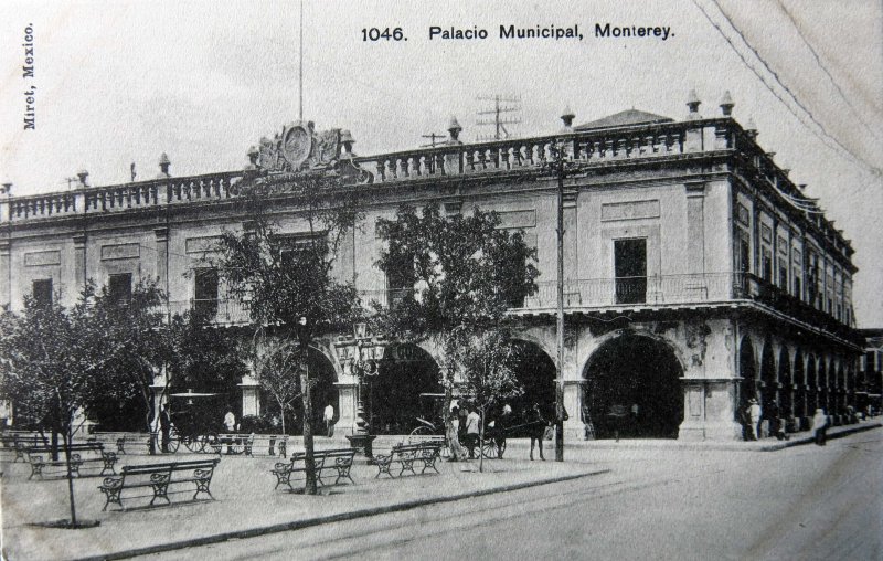 El Palacio Municipal por el fotografo Felix Miret