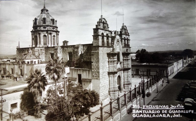 El Santuario de Guadalupe Entre