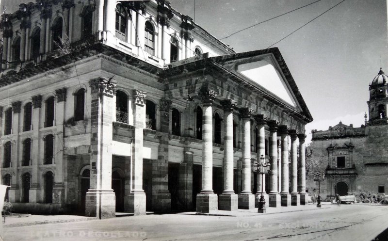 Teatro Degollado Entre