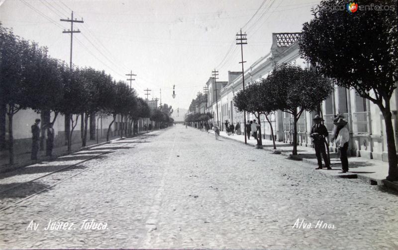 Avenida Juarez Entre