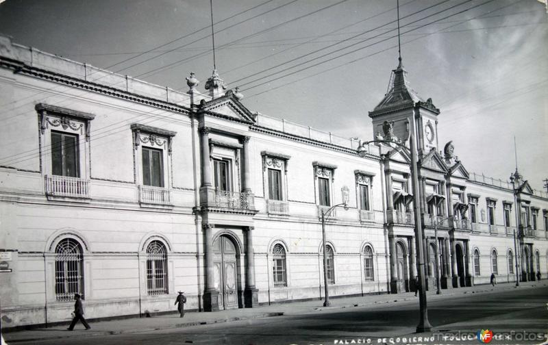 Palacio de Gobierno entre