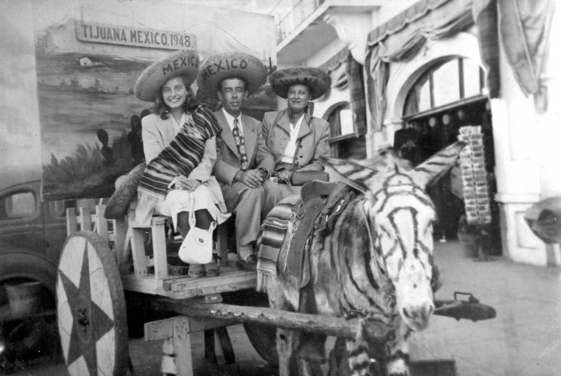 Turistas en Tijuana (1948)