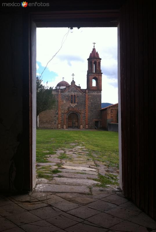 Vista desde el Casco de la Hacienda Atlamaxac hacia la Capilla