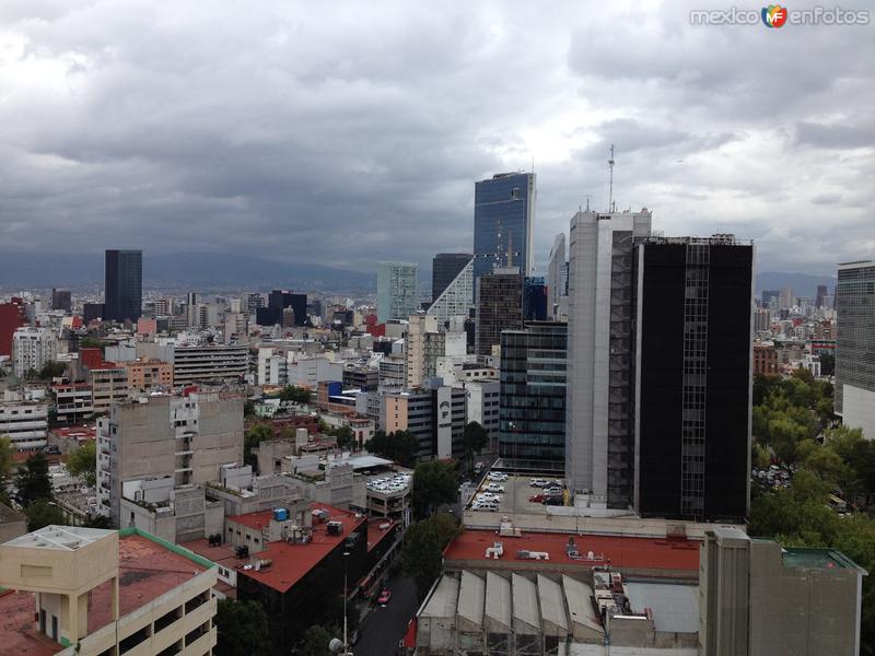 Vista de los rascacielos de Paseo de la Reforma. Agosto/2016