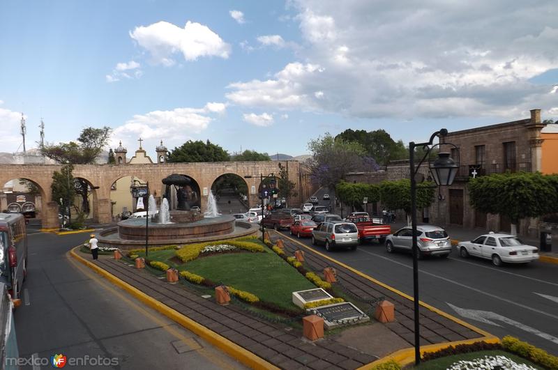 Fuente de las Tarascas y acueducto de Morelia. Marzo/2016