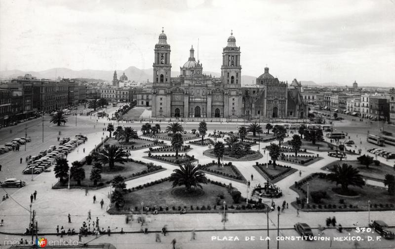 Plaza de la Constitución Zócalo Ciudad de México Distrito Federal MX14822863570039