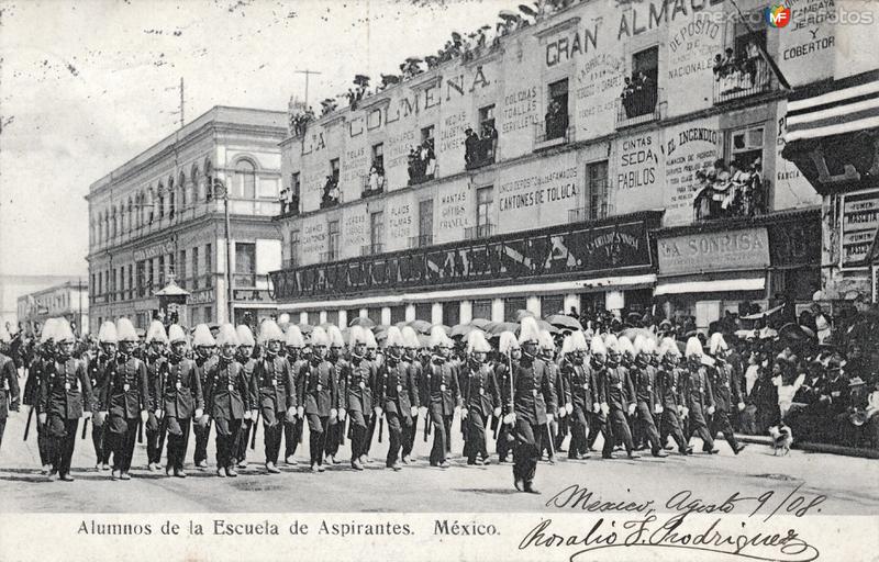 Alumnos de la Escuela Militar de Aspirantes