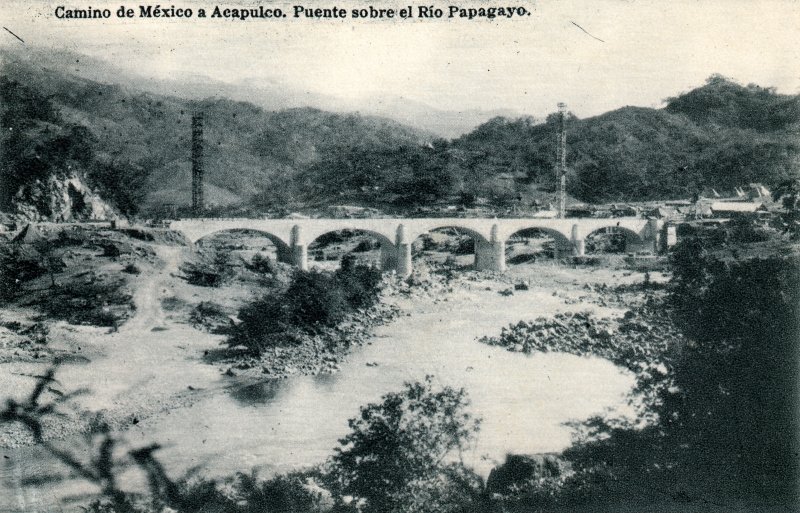 Puente sobre el Río Papagayo, en la carretera México a Acapulco