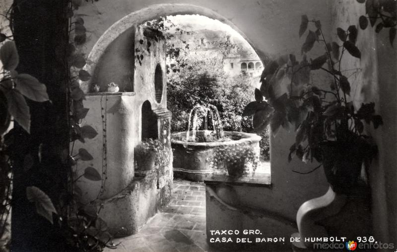 Patio y fuente de la casa del Barón de Humboldt