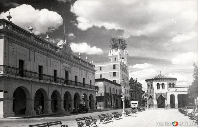 Calle Zaragoza y Palacio Municipal