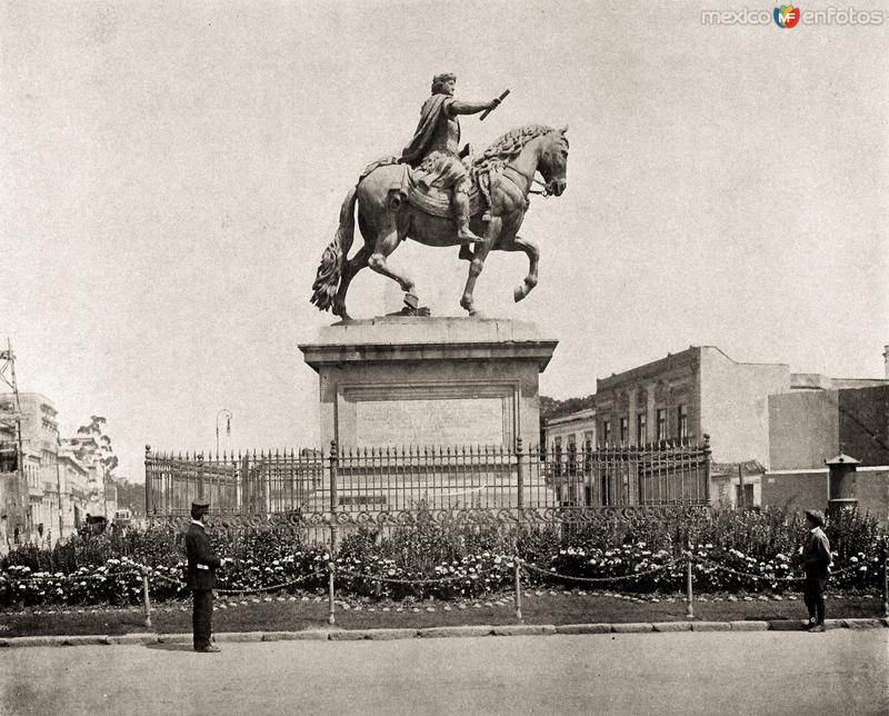 Estatua de Carlos IV