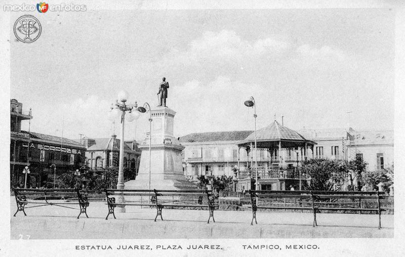 Plaza y Monumento a Juárez