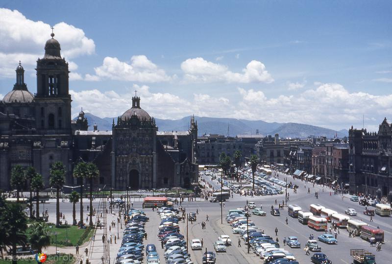 Zócalo y Sagrario de la Catedral (circa 1952)