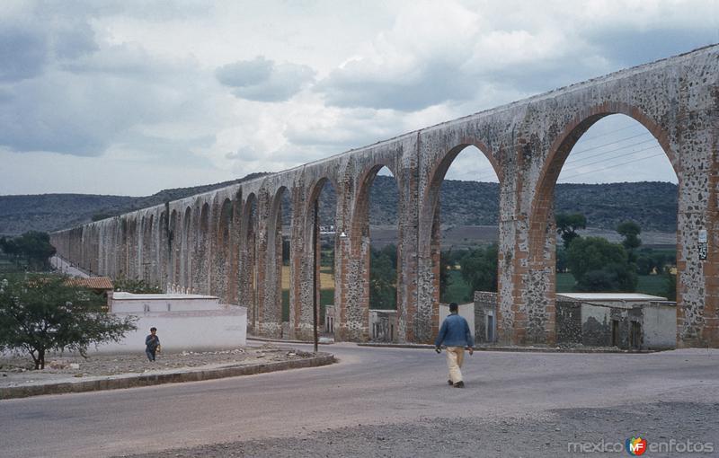 Acueducto de Querétaro (1954)