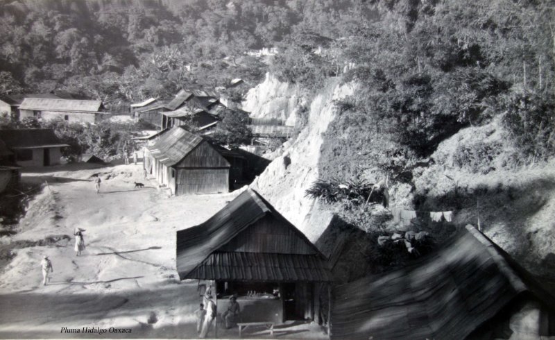 Panorama de Pluma Hidalgo Oaxaca ( Fechada el dia 17 de Marzo de 1954 )