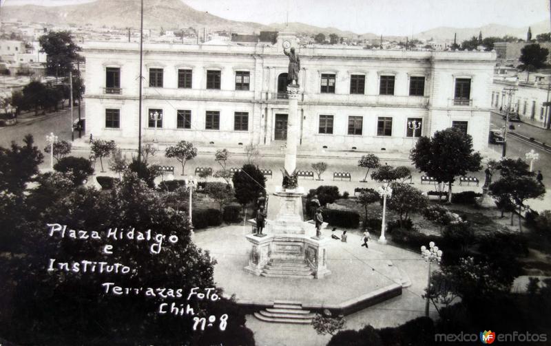 Plaza Hidalgo e Instituto Terrazas.