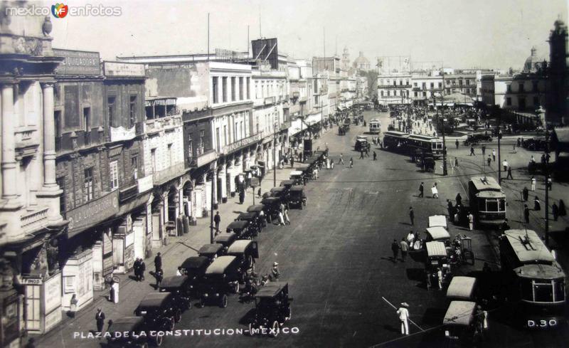 Plaza de la constitucion ( Fechada en Mayo de 1930).