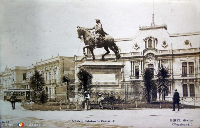 Monumento a Carlos IV