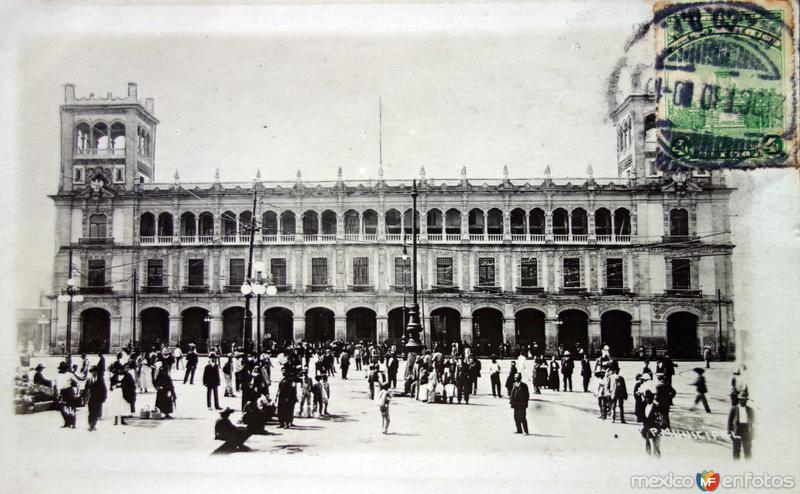 Palacio Municipal ( Fechada el 21 de Diciembre de 1930 ) .