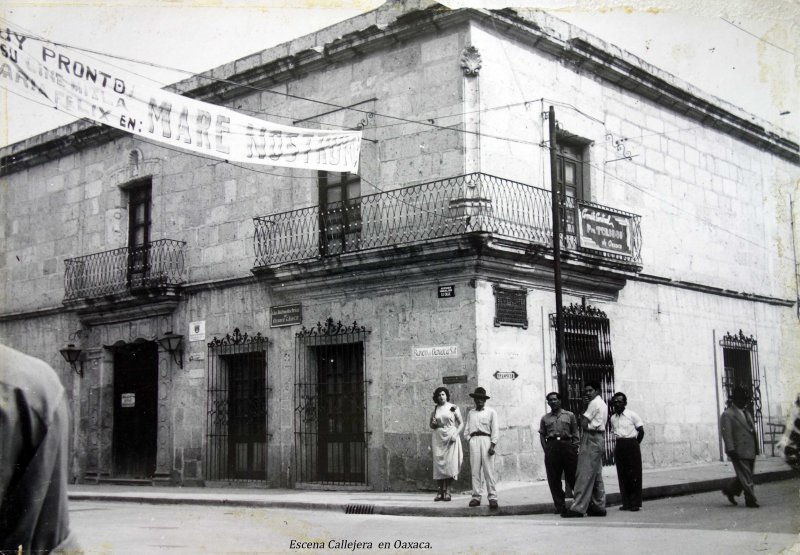 Escena Callejera en Oaxaca.