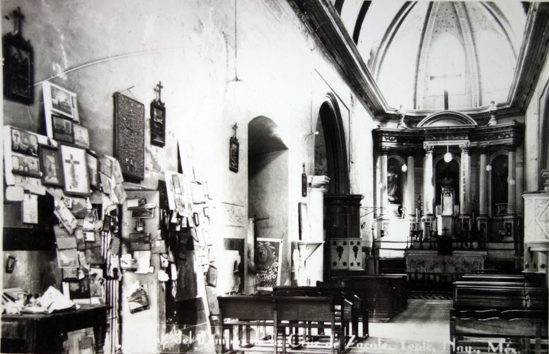 Interior de el templo de la cruz de zacate.