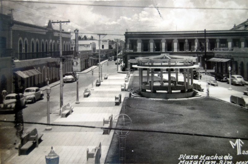 La plaza Machado ( Fechada el 26 de Novirmbre de 1953 ).