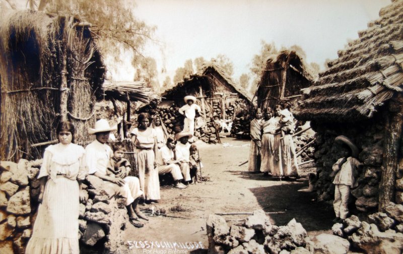 Vida cotidiana de Xochimilco de la Cd.de Mexico Por el fotografo Hugo Brehme.