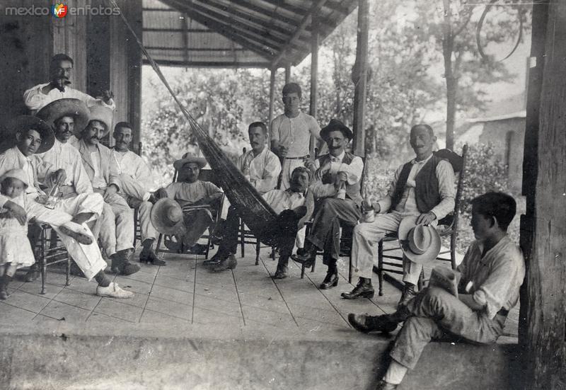 Una Familia de Alguna Hacienda.