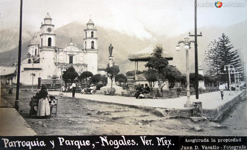 Parroquia y Parque por el Fotógrafo Juan D. Vasallo