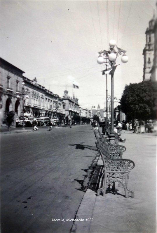 Escena Callejera de Morelia, Michoacán 1939.